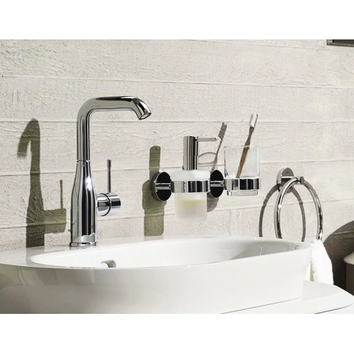 Смеситель для раковины GROHE Essence 32628001 однорычажный хром